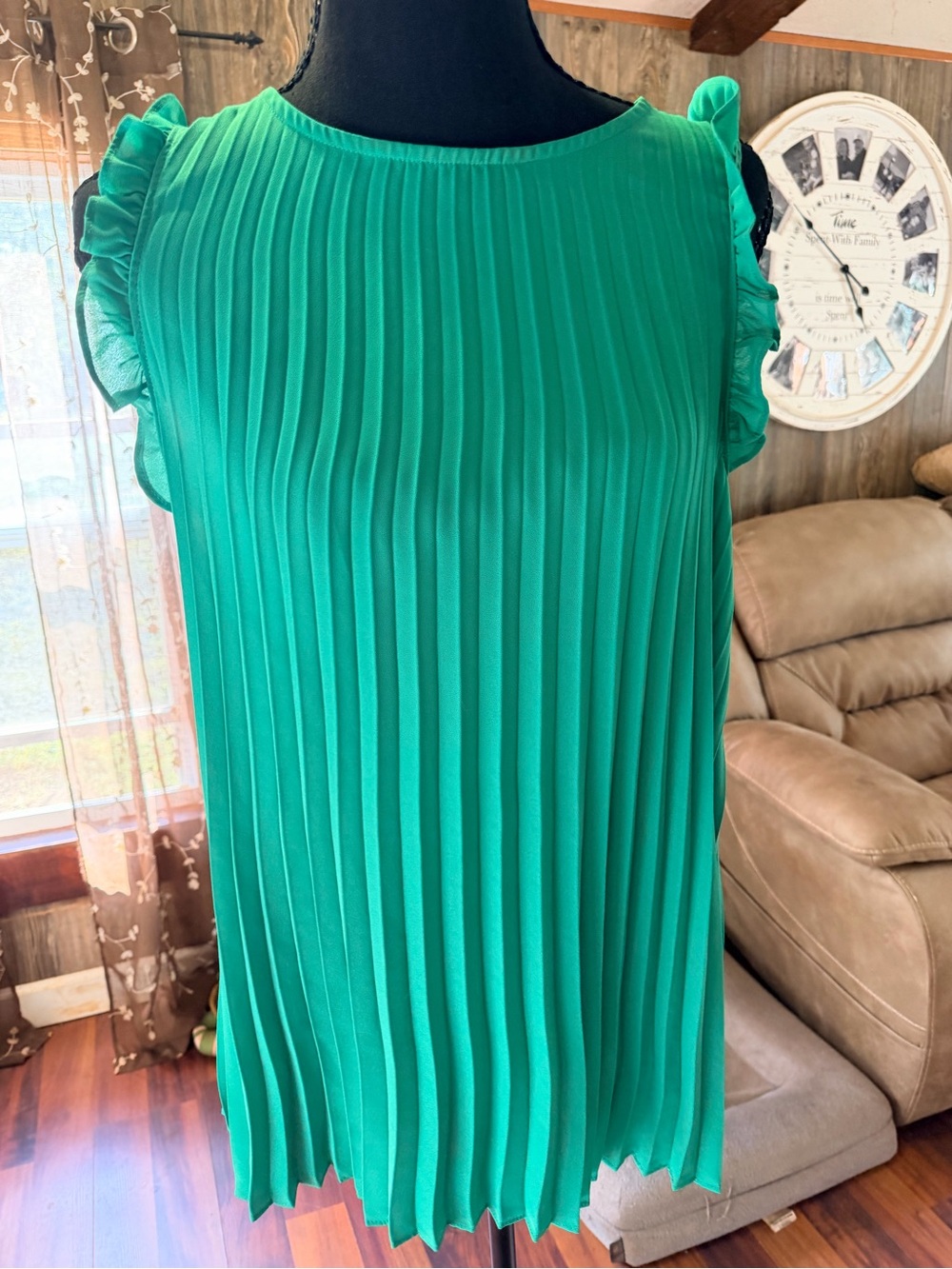 Maurices Emerald Green Pleated Ruffle Sleeve Tunic